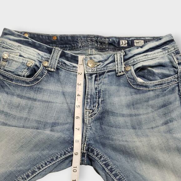 Miss Me Straight Leg Low Rise Jeans Sz 31 Rhinestone Light Wash Y2K Casual - Picture 8 of 13